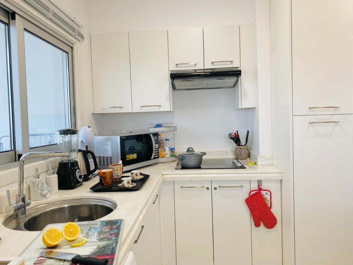 Panoramic Seaside Getaway, 2-Br Penthouse Apartment Larnaca Luaran gambar